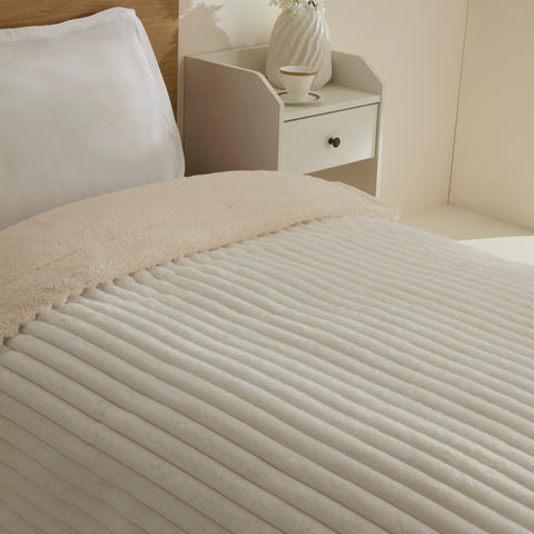 Karaca Stripe Sherpa Weiße Decke 150x200