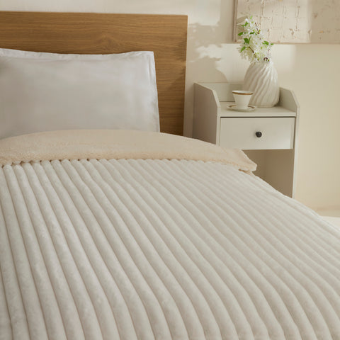 Karaca Stripe Sherpa Weiße Decke 150x200