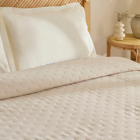 Breezy Bedspread Beige 230x240 cm
