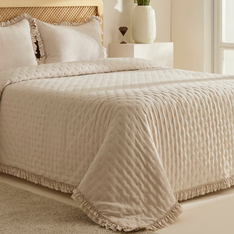 Fiona Bedspread Set Beige 230x240 Cm + 2 (50x70 Cm)