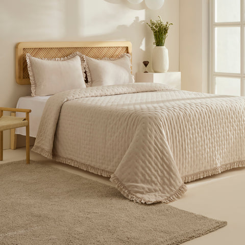 Fiona Bedspread Set Beige 230x240 Cm + 2 (50x70 Cm)