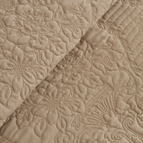 Camille Bedspread Set Beige 230x240 Cm + 2 (50x70 Cm)