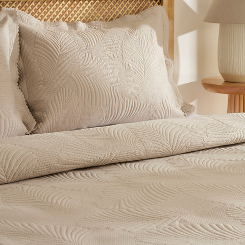 Leaf Yatak Örtüsü Seti Bej 230x240 Cm + 2 (50x70 Cm)