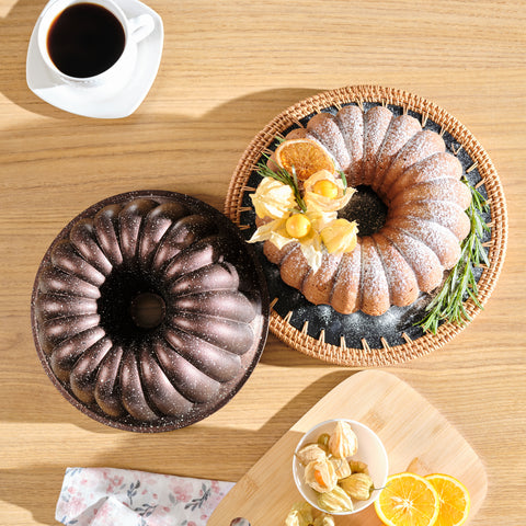 Karaca Cake Pro Lina Braune Kuchenform aus Aluminiumguss 25,5 cm