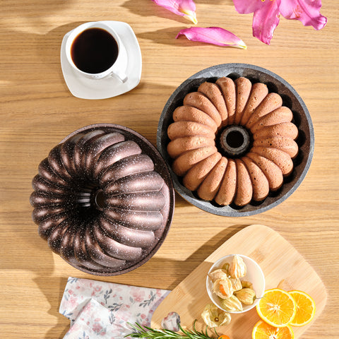 Karaca Cake Pro Lina Braune Kuchenform aus Aluminiumguss 25,5 cm