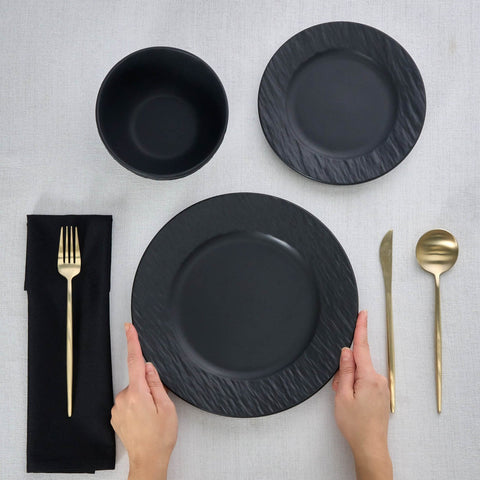 Karaca Solem Embossed 6 Kişilik 18 Parça Stoneware Yemek Takımı, Siyah
