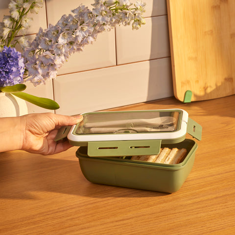 Karaca Fusca Lunchbox mit Gabel und Löffel Grün