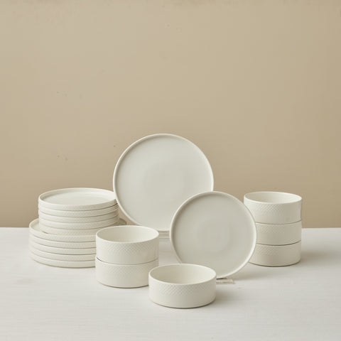 Karaca Salvare Diamond 18 Parça 6 kişilik Bone China Yemek Takımı  