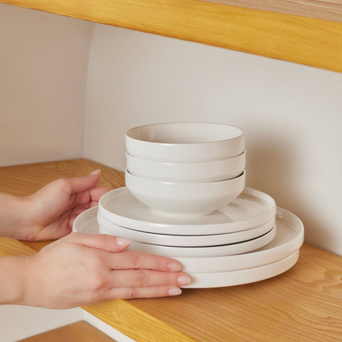 Karaca Stream Bone China Saturn 12-teiliges Tafelservice für 4 Personen, Weiß