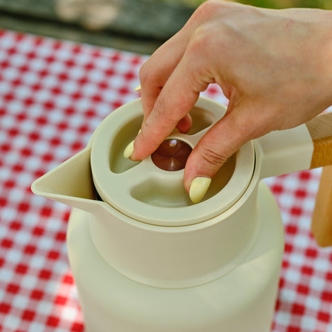 Karaca Corelock Paslanmaz Çelik Termos, 1,6 L, Krem