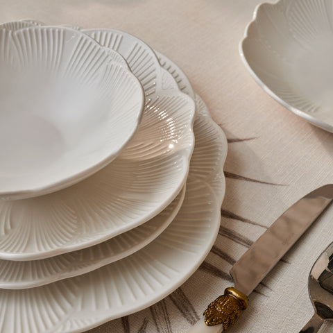 Karaca Bloom 24-teiliges Bone China Tafelservice für 6 Personen, Weiß