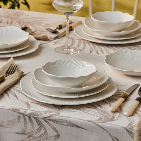 Karaca Bloom 24-teiliges Bone China Tafelservice für 6 Personen, Weiß