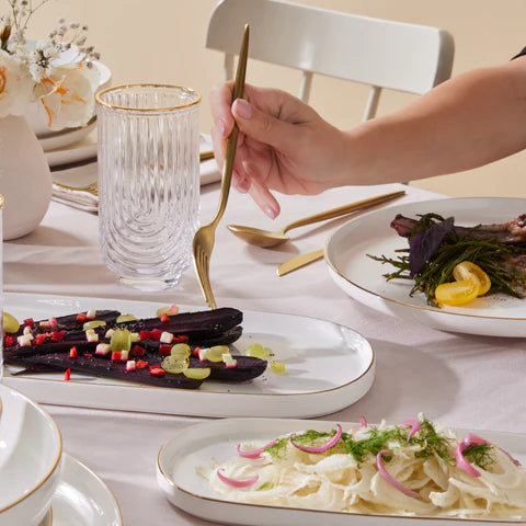 Karaca Stream Bone China Favaro 53-teiliges Tafelservice für 12 Personen, Gold