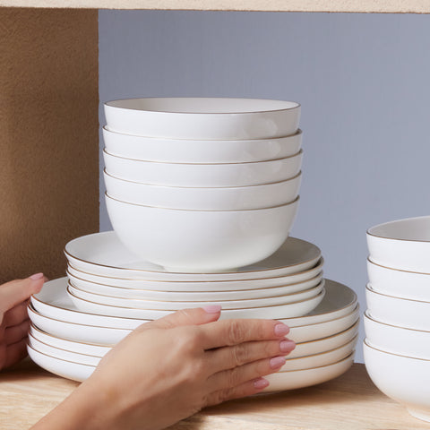 Karaca Stream Bone China Favaro 53-teiliges Tafelservice für 12 Personen, Gold